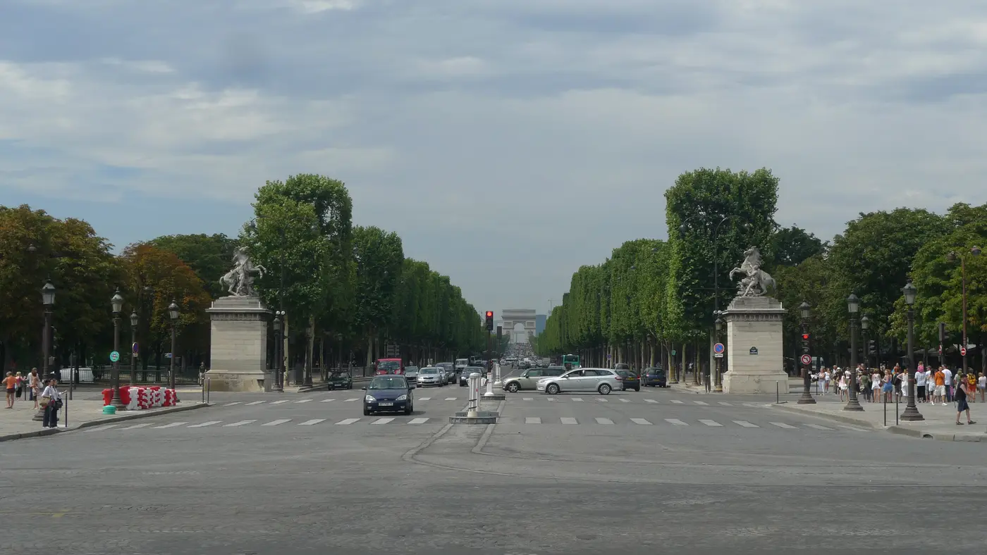 Paris Essential